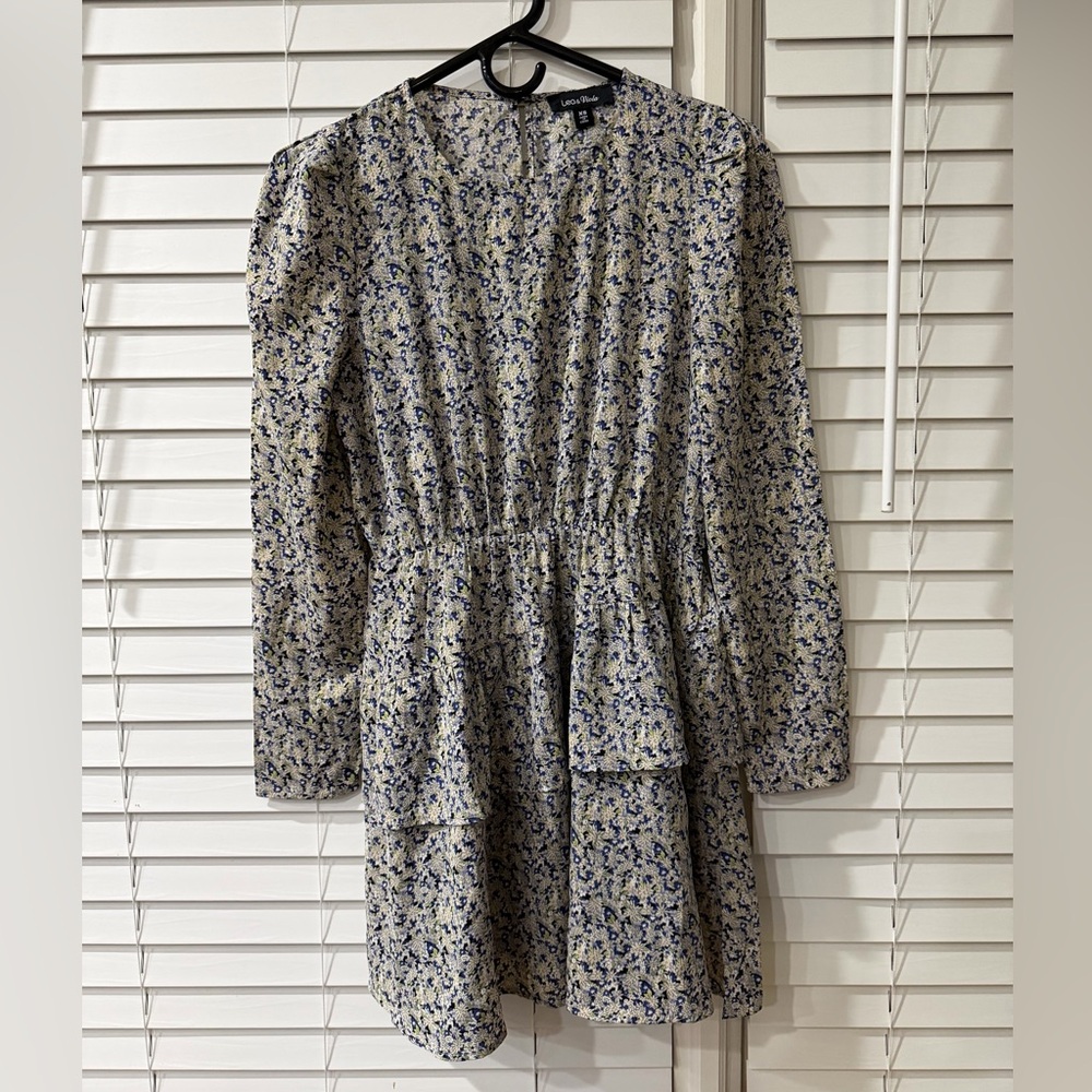 Lea & Viola Blue and White Floral Dress! Lightweight & Just Right! 💙💛